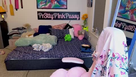 Snapshot of pr3ttyp1nkpussy chatting on 11-19-25, 03:17 Evangeline Eva Darling online show from 11-19-25, 03:17