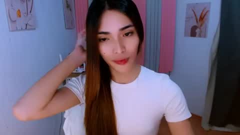 Snapshot of preciosa_banks69 chatting on 06-19-26, 01:15 preciosa_banks69 online show from 06-19-26, 01:15