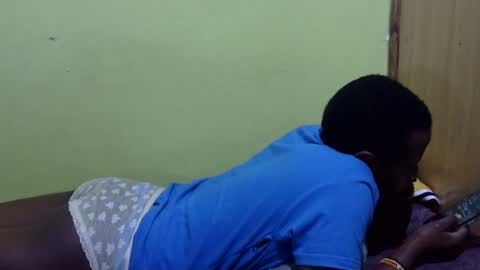 precious_nesh online show from 10-19-25, 06:08