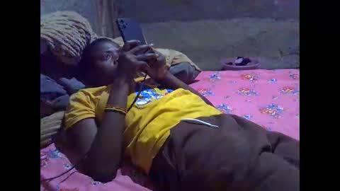 Snapshot of precious_nesh chatting on 05-20-26, 05:35 precious_nesh online show from 05-20-26, 05:35
