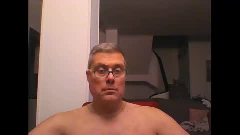 Snapshot of prendimisubito chatting on 02-14-25, 01:34 prendimisubito online show from 02-14-25, 01:34
