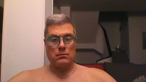 Snapshot of prendimisubito chatting on 12-15-25, 11:42 prendimisubito online show from 12-15-25, 11:42