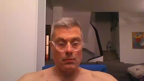 Snapshot of prendimisubito chatting on 05-17-26, 09:00 prendimisubito online show from 05-17-26, 09:00