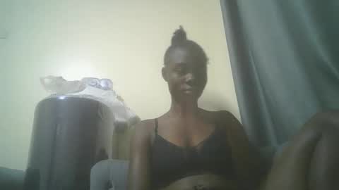 prettiest_doll online show from 12-16-25, 12:54