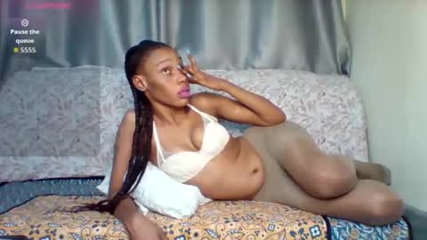 Snapshot of pretty253 chatting on 02-07-26, 06:33 pretty253 online show from 02-07-26, 06:33