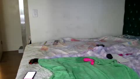 Snapshot of pretty69queen chatting on 02-19-25, 10:31 Yasmine pretty online show from 02-19-25, 10:31