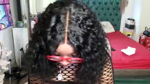 Snapshot of pretty69queen chatting on 09-12-25, 11:43 Yasmine pretty online show from 09-12-25, 11:43