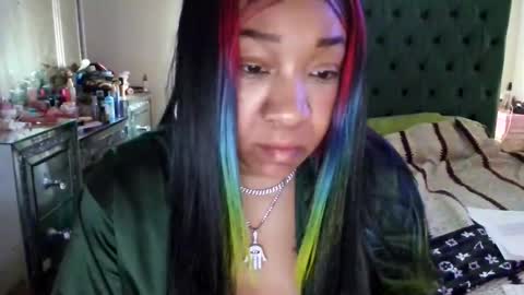 Snapshot of pretty69queen chatting on 12-15-25, 02:43 Yasmine pretty online show from 12-15-25, 02:43