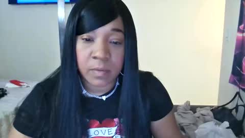 Snapshot of pretty69queen chatting on 12-23-25, 03:48 Yasmine pretty online show from 12-23-25, 03:48