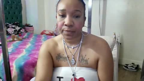 Snapshot of pretty69queen chatting on 01-10-26, 07:59 Yasmine pretty online show from 01-10-26, 07:59