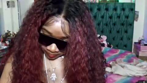 Snapshot of pretty69queen chatting on 01-14-26, 06:41 Yasmine pretty online show from 01-14-26, 06:41