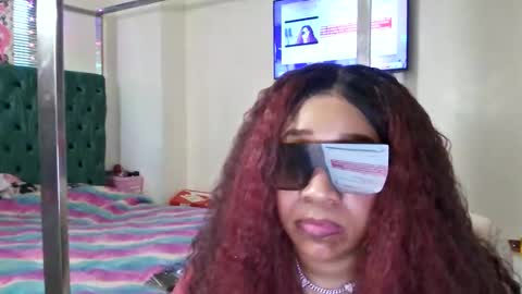 Snapshot of pretty69queen chatting on 01-17-26, 08:23 Yasmine pretty online show from 01-17-26, 08:23