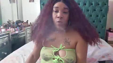 Snapshot of pretty69queen chatting on 01-31-26, 11:14 Yasmine pretty online show from 01-31-26, 11:14