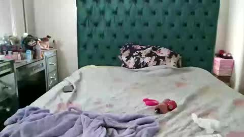 Snapshot of pretty69queen chatting on 02-02-26, 04:27 Yasmine pretty online show from 02-02-26, 04:27