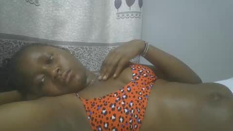 Snapshot of pretty_abella chatting on 01-28-25, 04:41 abella online show from 01-28-25, 04:41