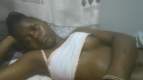 Snapshot of pretty_abella chatting on 01-31-25, 01:45 abella online show from 01-31-25, 01:45