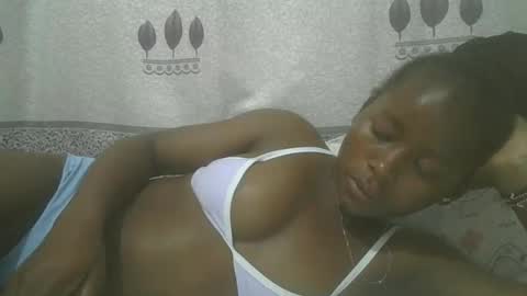 Snapshot of pretty_abella chatting on 02-10-25, 10:31 abella online show from 02-10-25, 10:31