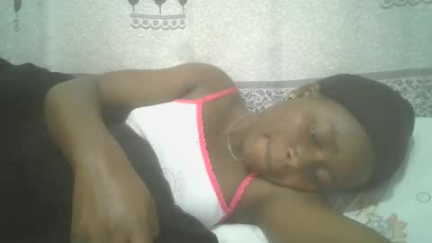 Snapshot of pretty_abella chatting on 02-16-25, 08:43 abella online show from 02-16-25, 08:43