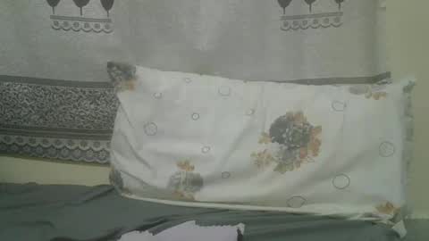 Snapshot of pretty_abella chatting on 02-17-25, 10:29 abella online show from 02-17-25, 10:29