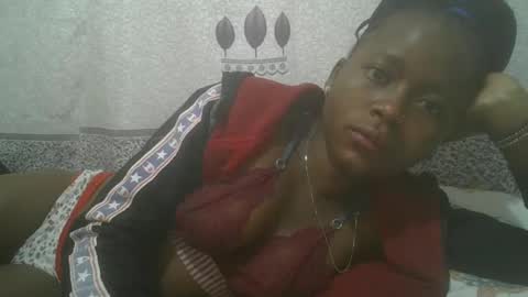 Snapshot of pretty_abella chatting on 02-17-25, 10:14 abella online show from 02-17-25, 10:14
