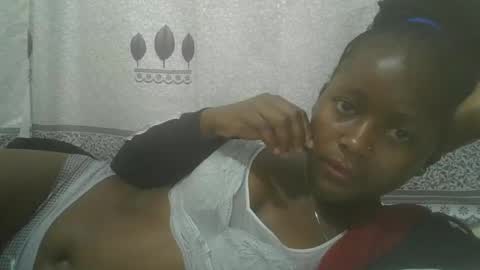 Snapshot of pretty_abella chatting on 02-20-25, 08:17 abella online show from 02-20-25, 08:17