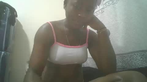 Snapshot of pretty_abella chatting on 02-24-25, 07:33 abella online show from 02-24-25, 07:33