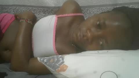 Snapshot of pretty_abella chatting on 02-25-25, 03:52 abella online show from 02-25-25, 03:52