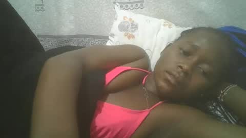 Snapshot of pretty_abella chatting on 02-26-25, 12:14 abella online show from 02-26-25, 12:14