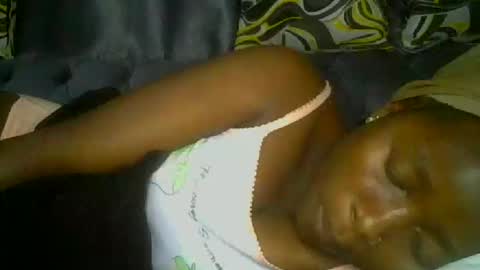 Snapshot of pretty_abella chatting on 09-20-25, 11:17 abella online show from 09-20-25, 11:17