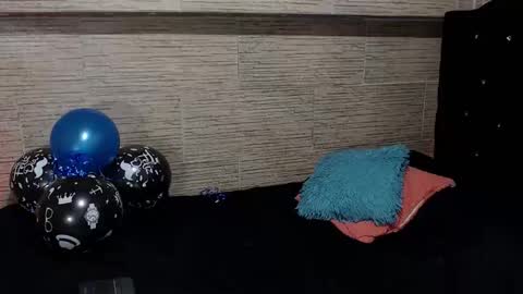 pretty_cristal22 online show from 12-02-25, 01:33