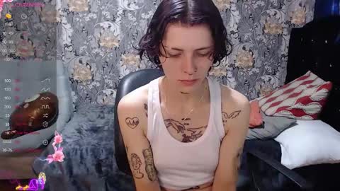 pretty_cristal22 online show from 05-17-26, 01:07