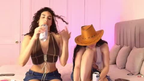 Snapshot of pretty_dirty_sis chatting on 11-08-25, 04:12 Dirty Sis online show from 11-08-25, 04:12