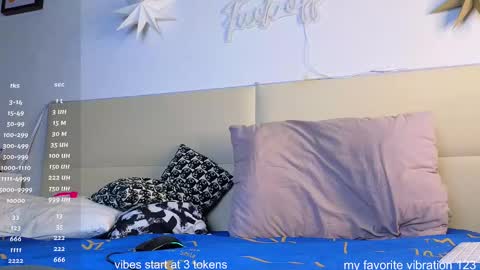 Snapshot of pretty_helga chatting on 12-13-24, 09:13 pretty_helga online show from 12-13-24, 09:13