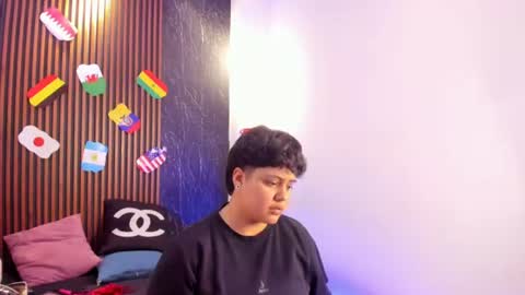 pretty_honey22 online show from 06-21-26, 03:31