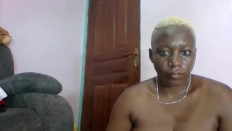 Snapshot of pretty_ivy chatting on 12-12-24, 12:12 SARAH online show from 12-12-24, 12:12