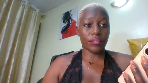 Snapshot of pretty_ivy chatting on 02-18-25, 02:49 SARAH online show from 02-18-25, 02:49