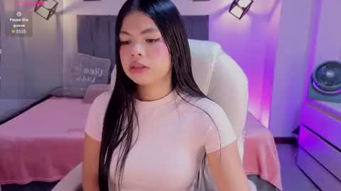 pretty online show from 07-25-26, 01:15