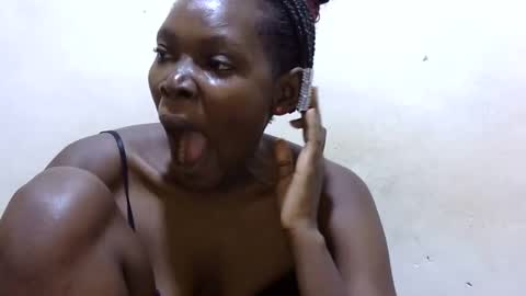 pretty_leila1 online show from 04-28-26, 04:50