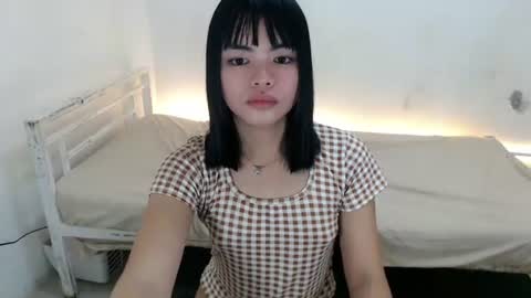 Snapshot of pretty_little_baby18 chatting on 07-23-26, 06:33 Venus online show from 07-23-26, 06:33