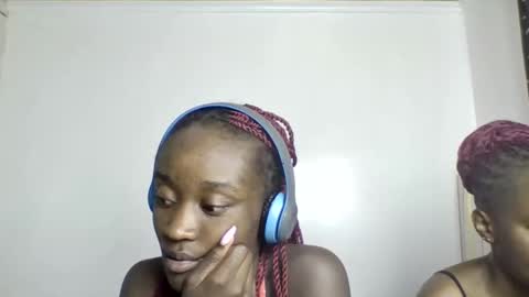 pretty luv1 online show from 03-23-26, 09:52