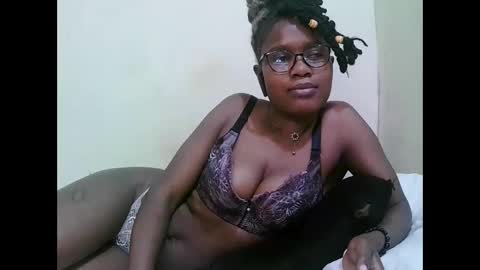 Snapshot of pretty_mellan chatting on 01-23-25, 10:43 pretty_mellan online show from 01-23-25, 10:43