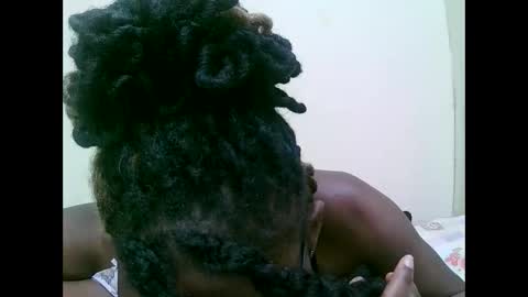 Snapshot of pretty_mellan chatting on 02-01-25, 01:02 pretty_mellan online show from 02-01-25, 01:02