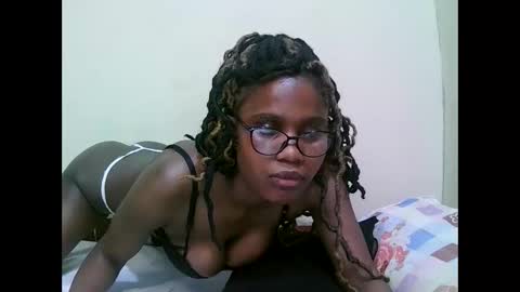 Snapshot of pretty_mellan chatting on 02-06-25, 05:19 pretty_mellan online show from 02-06-25, 05:19