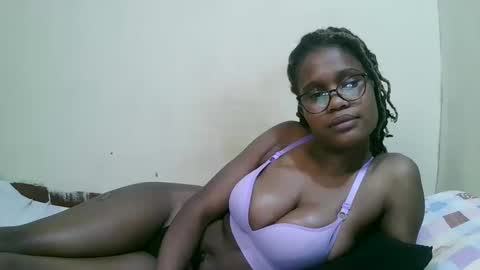 Snapshot of pretty_mellan chatting on 02-20-25, 06:28 pretty_mellan online show from 02-20-25, 06:28