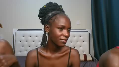 Snapshot of pretty_midnight_desire chatting on 10-11-25, 08:18 Pretty online show from 10-11-25, 08:18