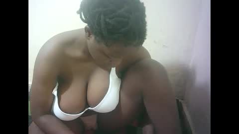pretty_milan online show from 05-19-26, 06:09