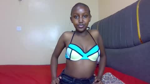 Snapshot of pretty_mona chatting on 03-29-26, 05:40 Mona online show from 03-29-26, 05:40