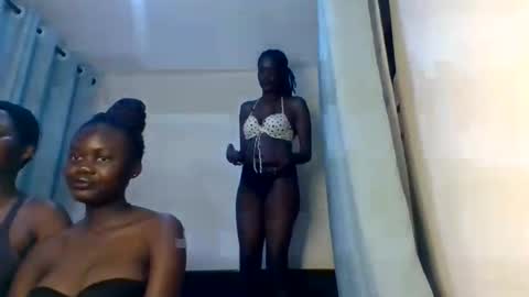 naya online show from 09-30-25, 03:22