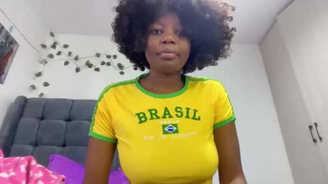 Snapshot of pretty_peaches chatting on 12-21-25, 12:45 Pretty peaches online show from 12-21-25, 12:45