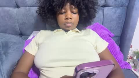 Snapshot of pretty_peaches chatting on 01-17-26, 12:10 Pretty peaches online show from 01-17-26, 12:10